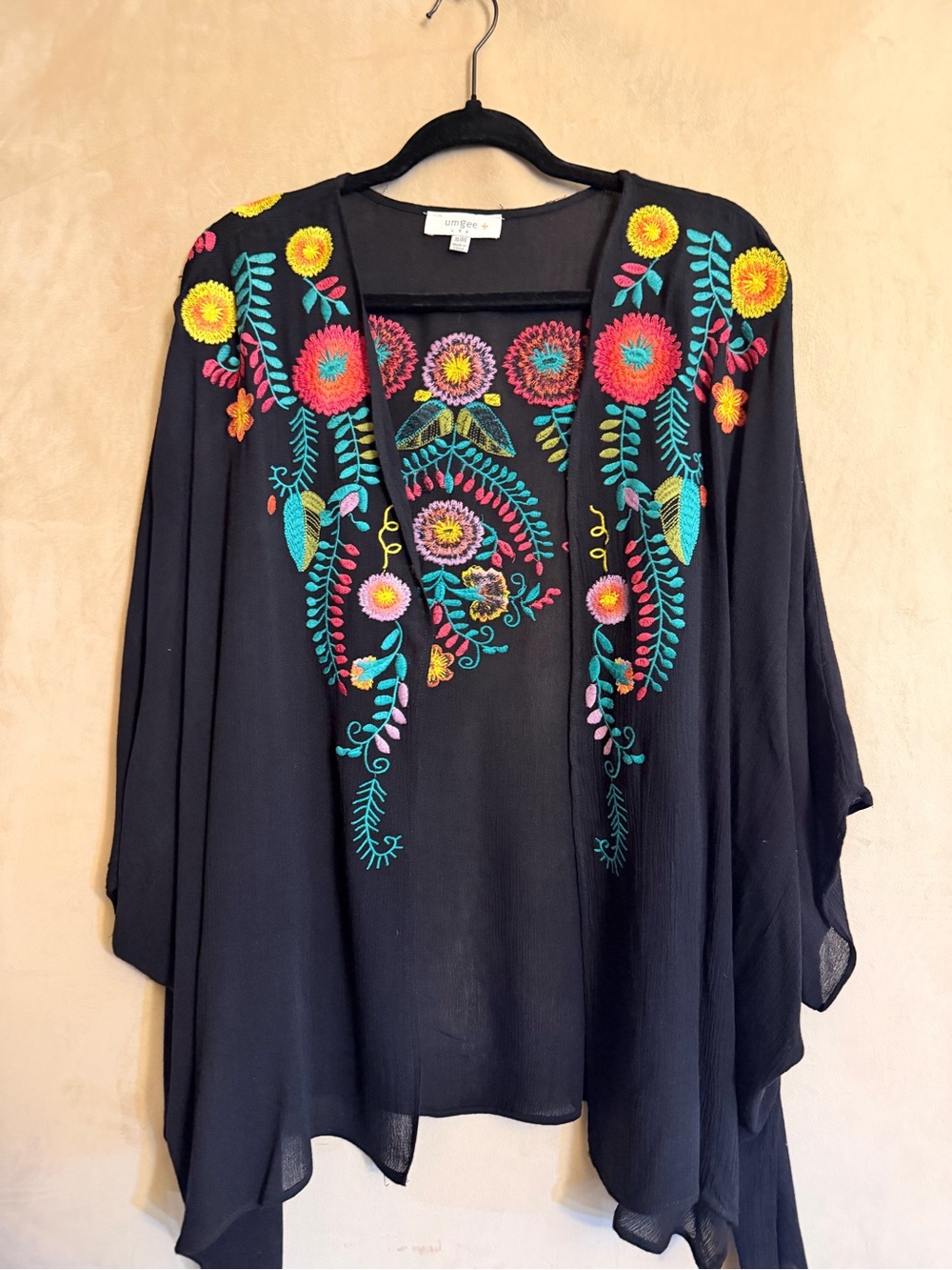 Umgee Black Embroidered Floral Kimono Tunic